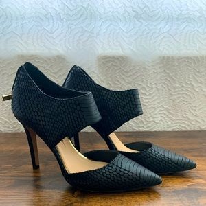 COPY - Jessica Simpson - Coswell - Black Viper Snake Print - 6.5 - Worn Once.